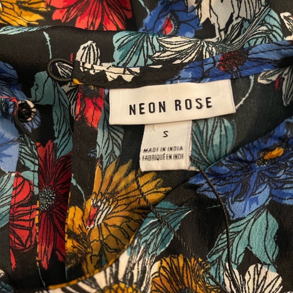 Neon Rose - Picture 10 of 10